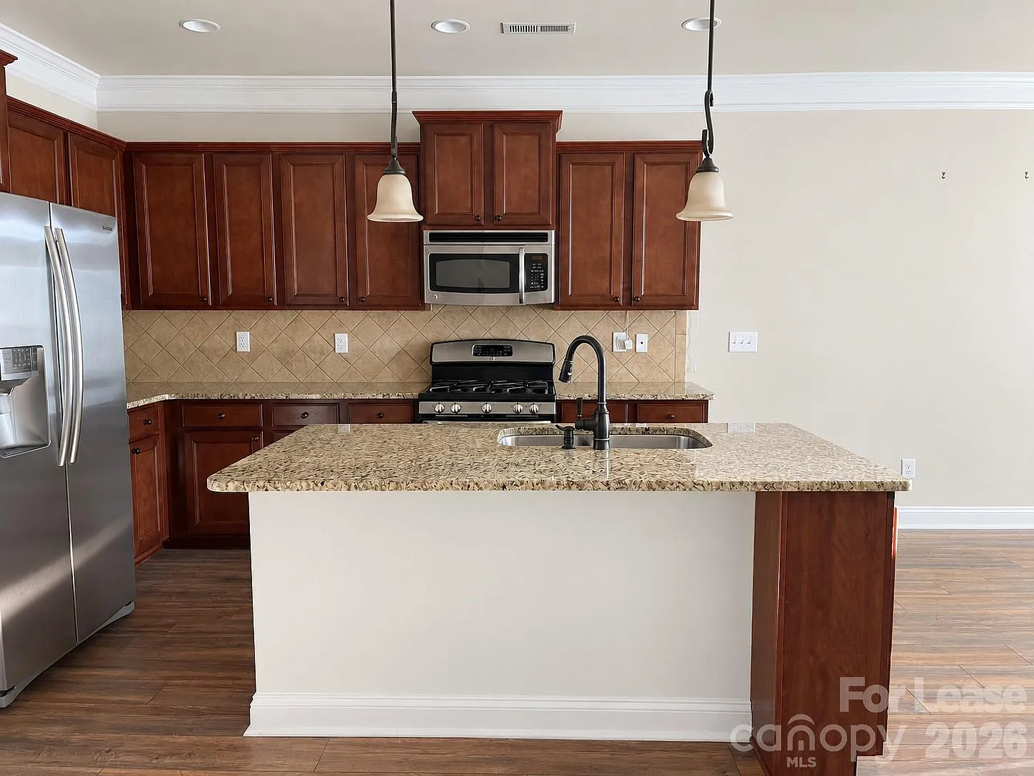 2 bed, 2.5 bath, 1424 sqft, $2,000 — Photo 3