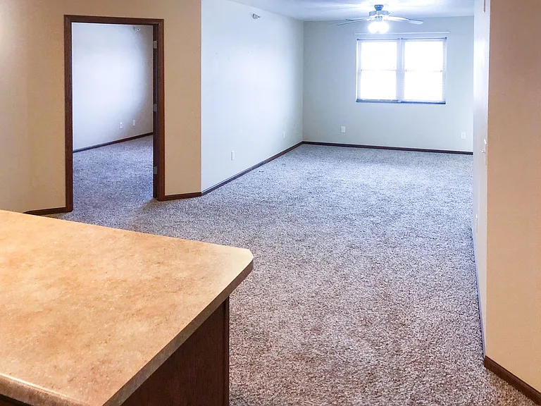 2413 Stanton Ave — Photo 4