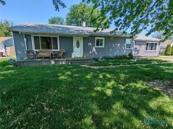 23217 W Centerfield Dr, Genoa, OH 43430