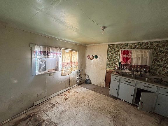 5th image of 1710 Coke St