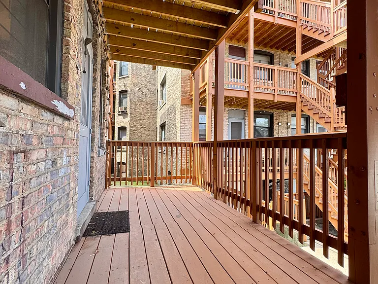 1350 W Winnemac Ave #1 — Photo 11