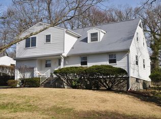 65 Beacon Hill Rd, Ardsley, NY 10502