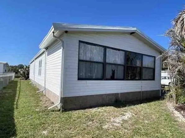 495 Tarpon Dr, Barefoot Bay, FL 32976