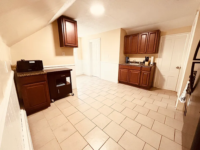 117 Lloyd St #3 — Photo 2