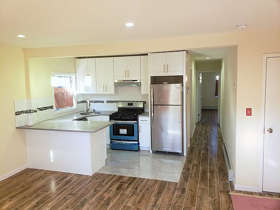 3rd image of 2364 102nd St