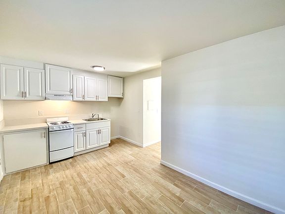 4th image of 1825 Chapala St APT 18