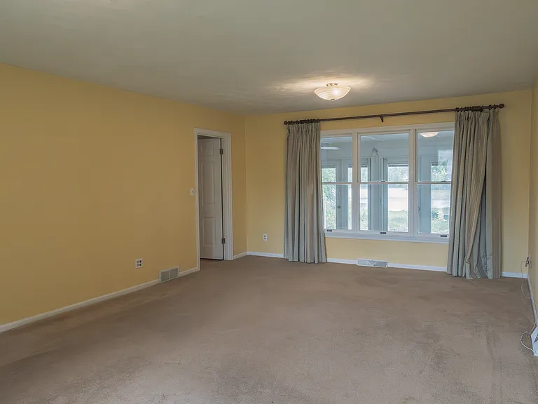 4879 Smallhouse Rd — Photo 20
