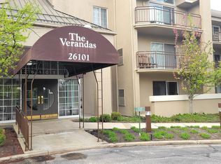26101 Village Ln APT 104, Beachwood, OH 44122