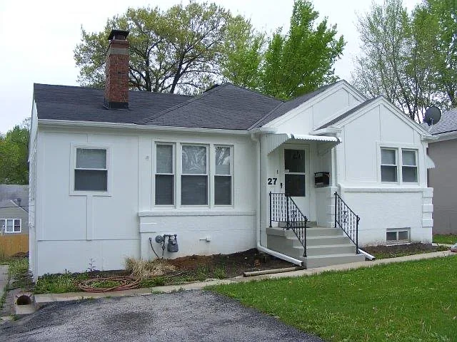 3 bed, 1800 sqft, $1,700 — Photo 1