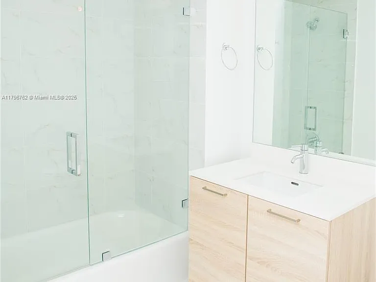 16385 Biscayne Blvd #2615 — Photo 44
