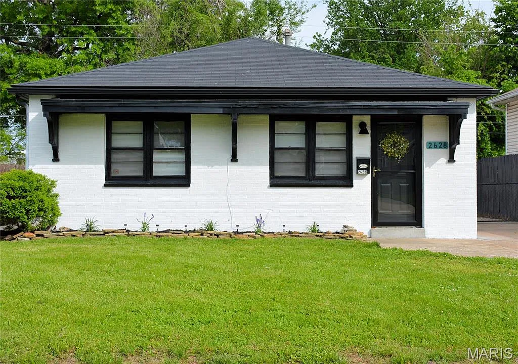 2628 Grand Ave photo 1