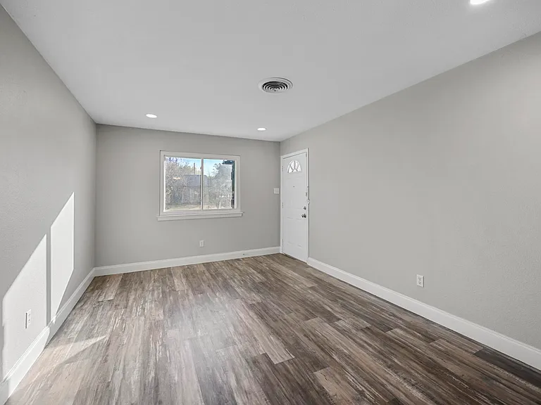 5421 Greenwood Way — Photo 23