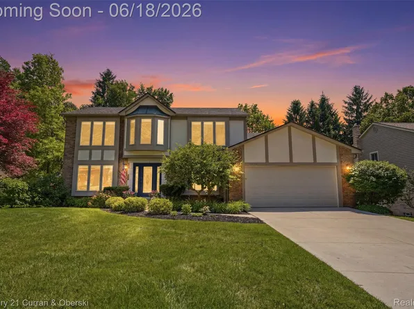 42149 Crestview Cir, Northville, MI 48168