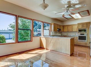 847 SW Echo Loop, Oak Harbor, WA 98277