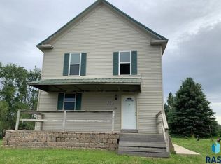 424 Hanson Loop, Bath, SD 57427