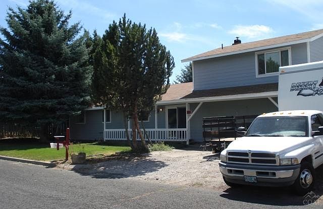 1st image of 880 SE 6th St