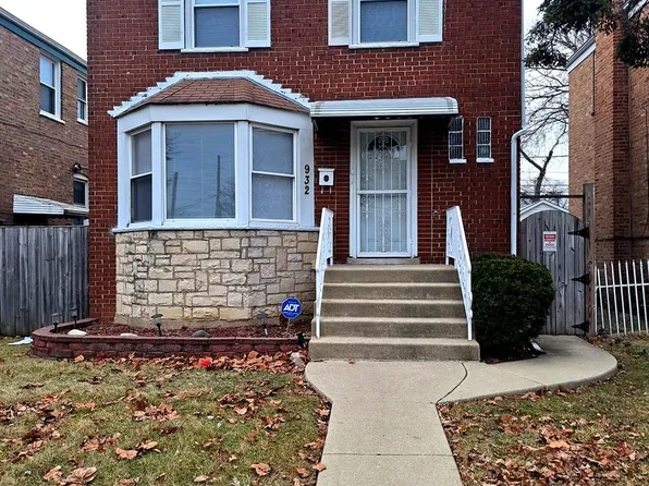 932 Bellwood Ave, Bellwood, IL 60104