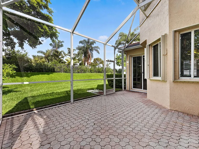 6775 SW 195th Ave — Photo 36