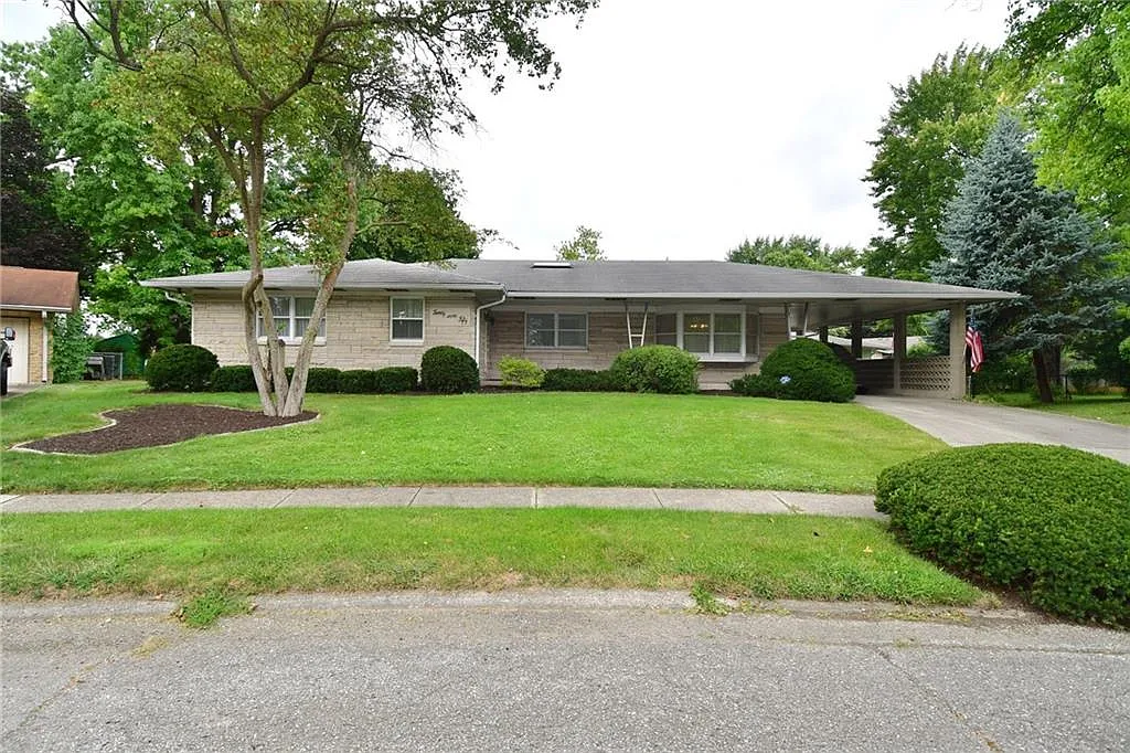 2750 Mac Arthur Ln photo 1