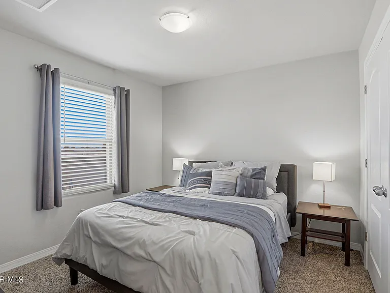 13852 Paseo De La Luna Ave — Photo 33