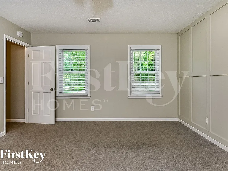 1985 Wrights Way — Photo 3