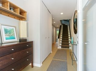 1735 W George St, Chicago, IL 60657