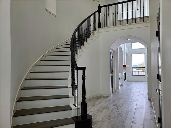 3rd image of 3839 Lakeridge Canyon Dr