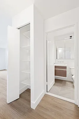 Rented by Greystar | media 21