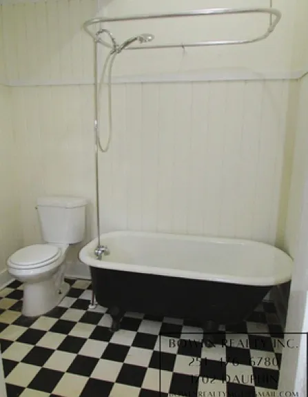 1109 Caroline Ave — Photo 9