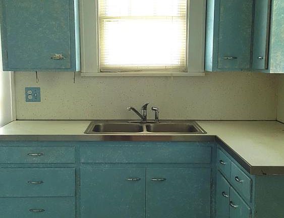 4th image of 2814 Charles St