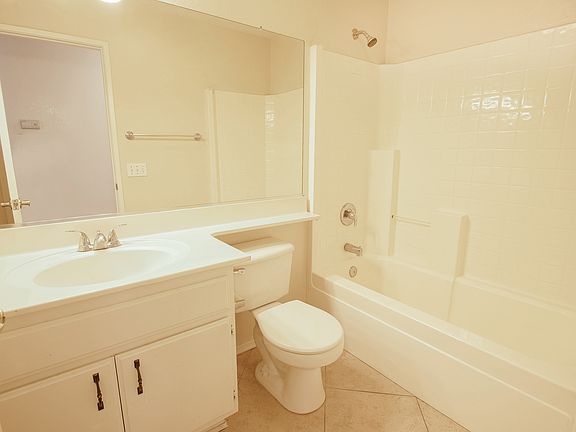 4th image of 29155 Oak Creek Ln