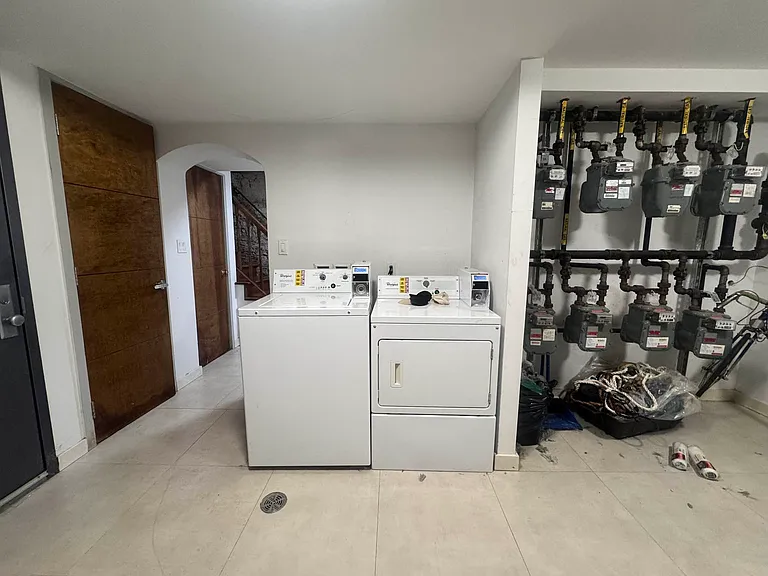 678 Saint Marks Ave #2R — Photo 7