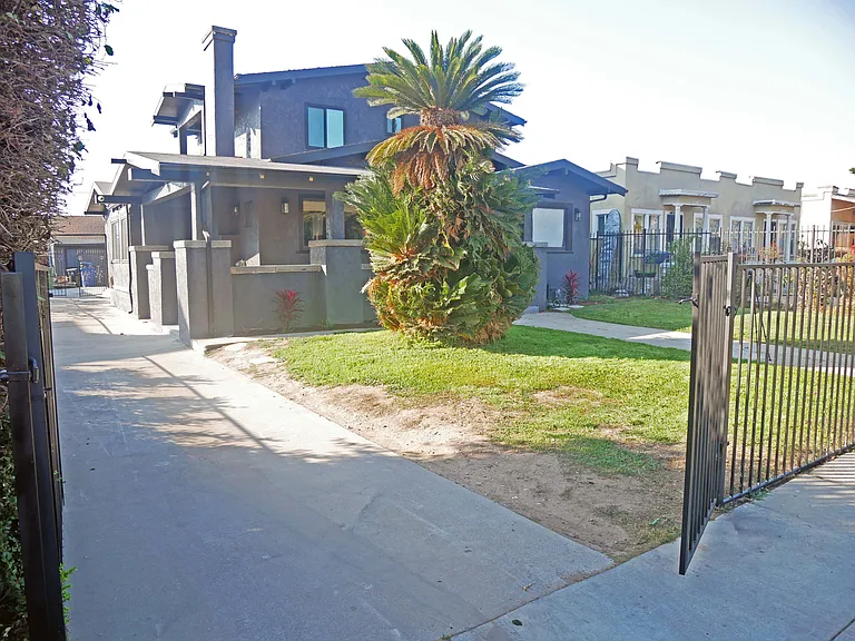 2215 8th Ave — Photo 29