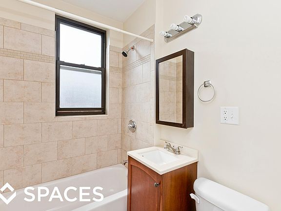 4th image of 818 W Diversey Pkwy #2nd