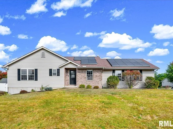 302 Bittersweet Ave, Metamora, IL 61548