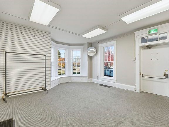 5th image of 607 E Charles St