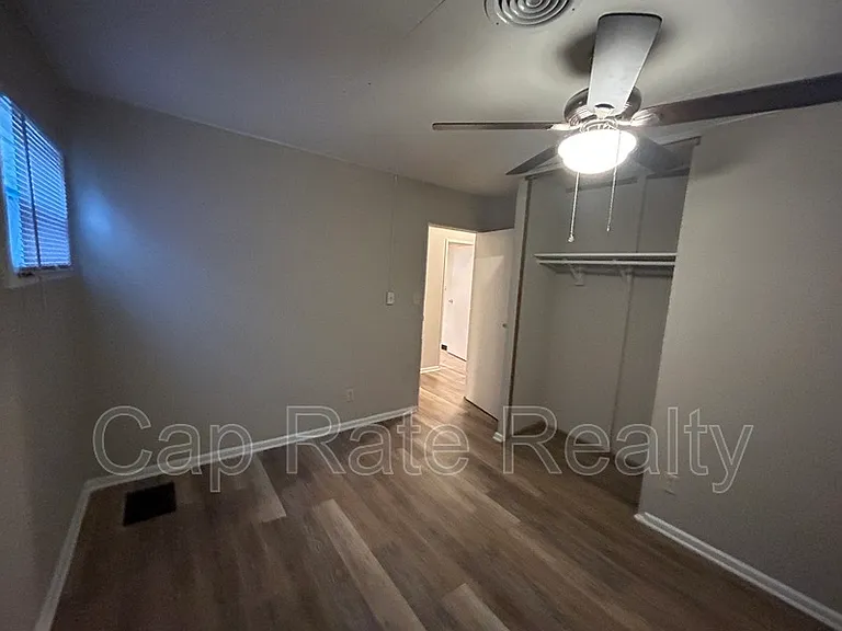 2163 Grasmere Ave — Photo 6