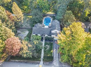 203 Annisquam Rd, Highland Lakes, NJ 07422