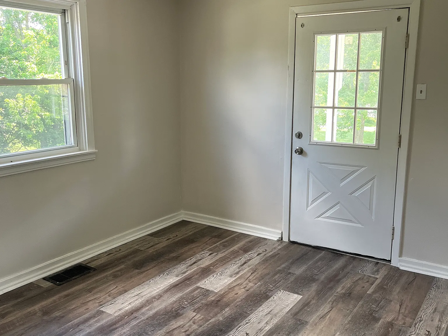 2 bed, 1100 sqft, $950 — Photo 4