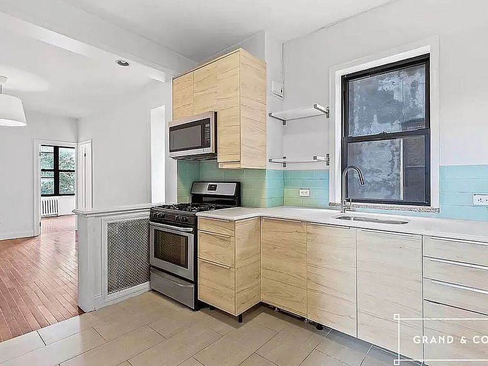 1st image of 14 Maujer St APT 11