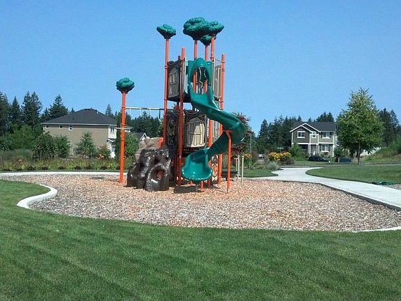 5th image of 626 Rosewood Dr SW