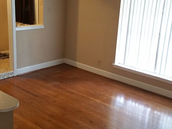 2nd image of 501 Garden Way Ln