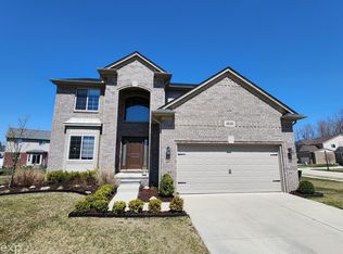 48089 Castle Hill Dr, Macomb, MI 48042