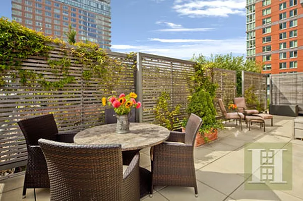 Rented by Halstead Real Estate | media 5