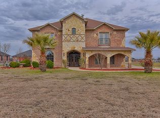 815 Meadow Lark Ln, Red Oak, TX 75154
