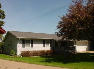 759 Bluffview Cir, Winona, MN 55987