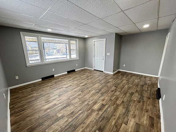 4th image of 315 Oak Ave SE