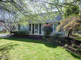 16 Wiggand Dr, Glenmont, NY 12077