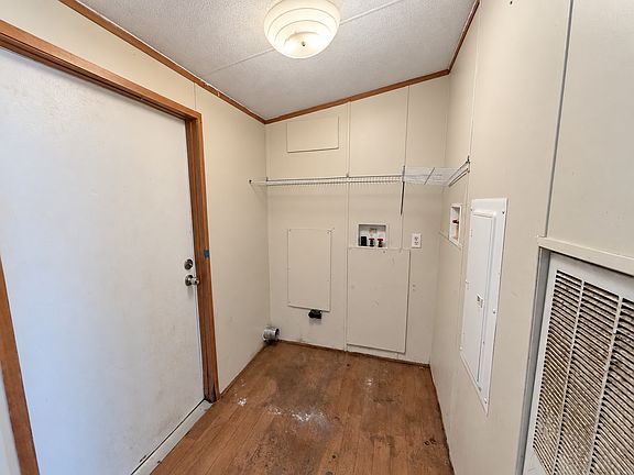 9th image of 204 Gaither Dr