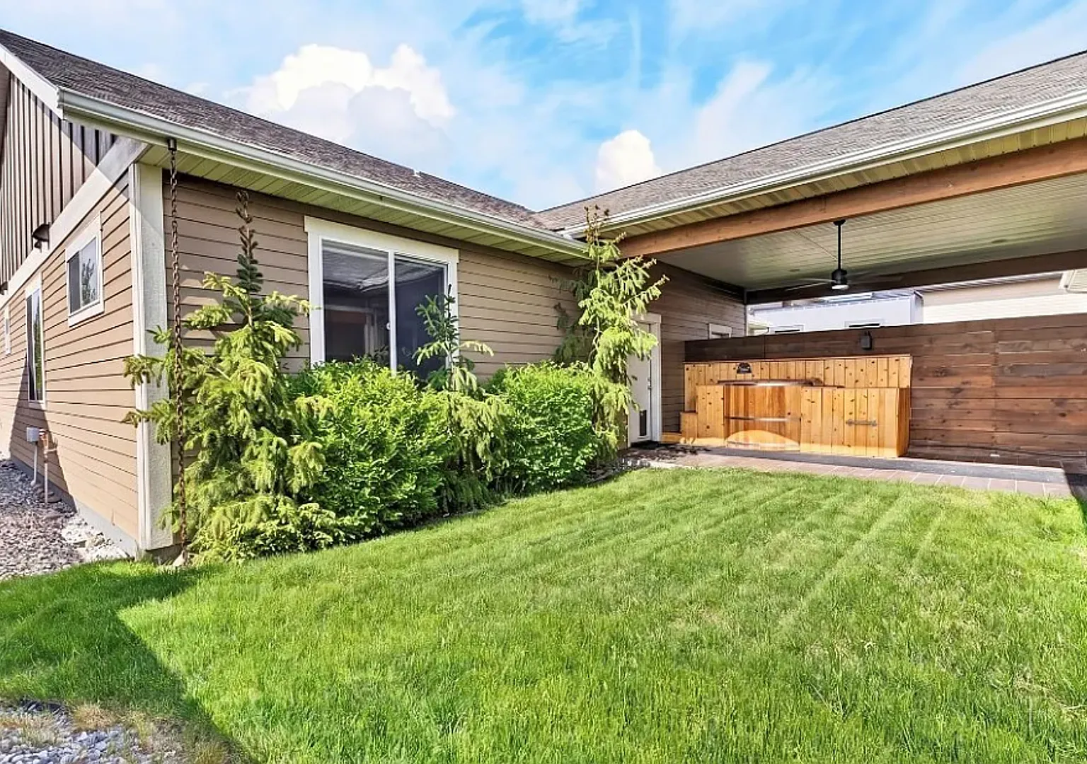 Unique Condo for Rent in Bozeman! Private Hot Tub and Media Room! — Photo 3